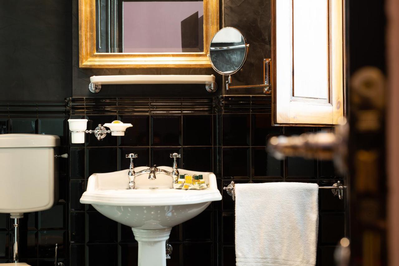 Bed and breakfast Boutique Torre De' Conti 2*